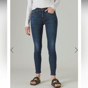 Moving Sale! Brand New Lucky Brand Ava Mid Rise Skinny Jeans